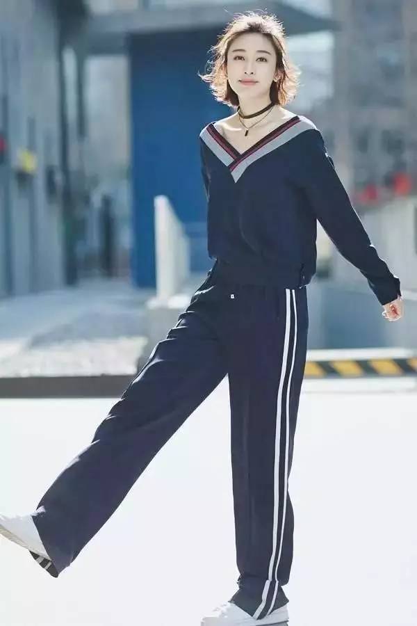 好看的卷裤脚裤子,别再穿阔腿裤了2019年流行这4条