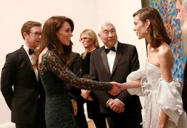 工艺堪比Valentino,凯特王妃穿着它打败时尚icon?