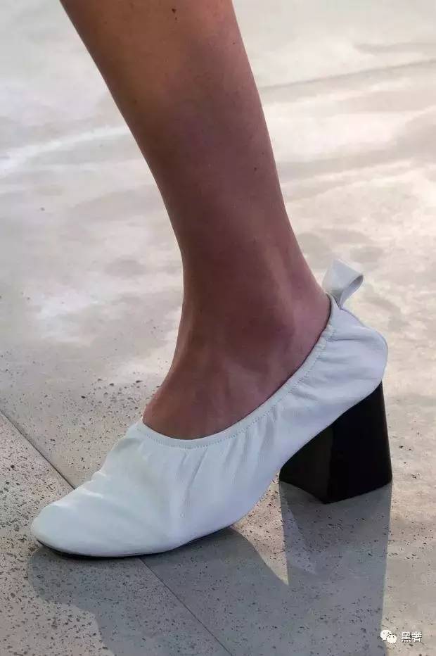 小白鞋过时了吗,小白鞋真的永不过时