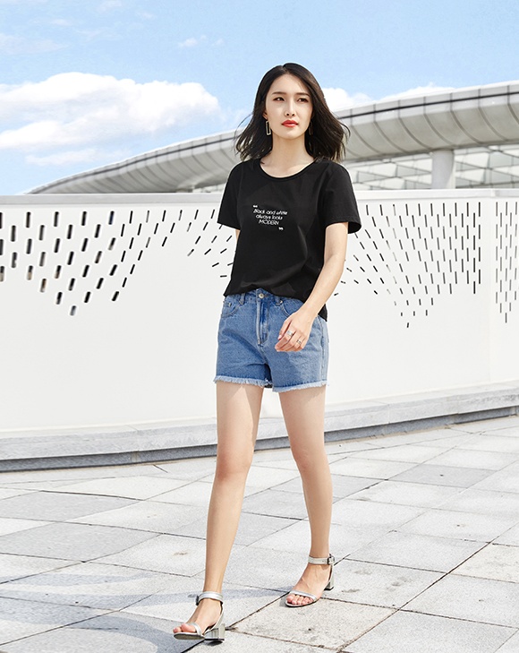 简约又时尚的t恤穿搭,最时尚的短袖t恤又百搭