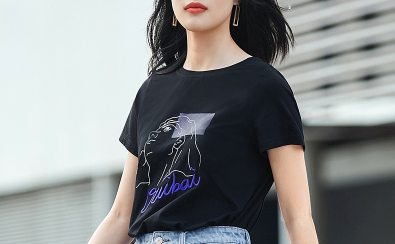 简约又时尚的t恤穿搭,最时尚的短袖t恤又百搭