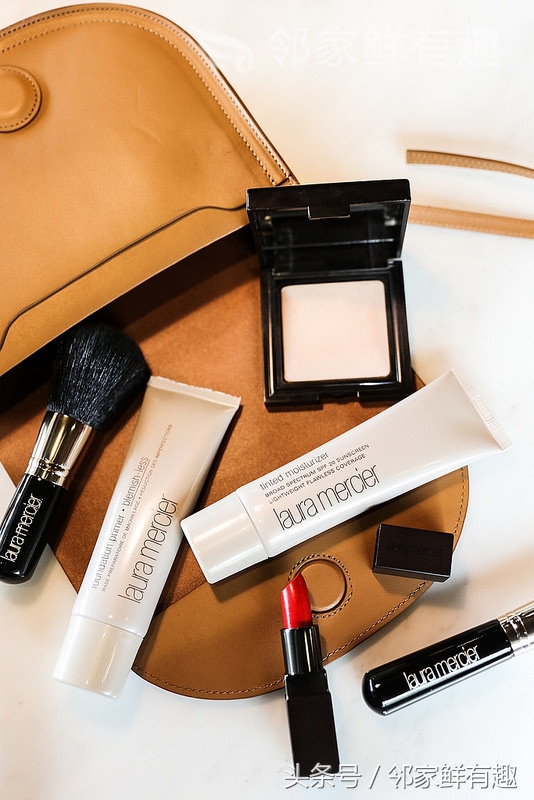 女神的秘密*器武**，神级粉饼Laura Mercier唤颜凝露