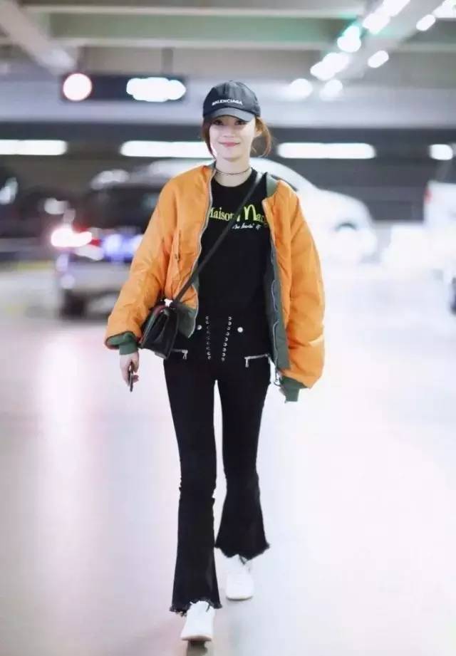 好看的卷裤脚裤子,别再穿阔腿裤了2019年流行这4条