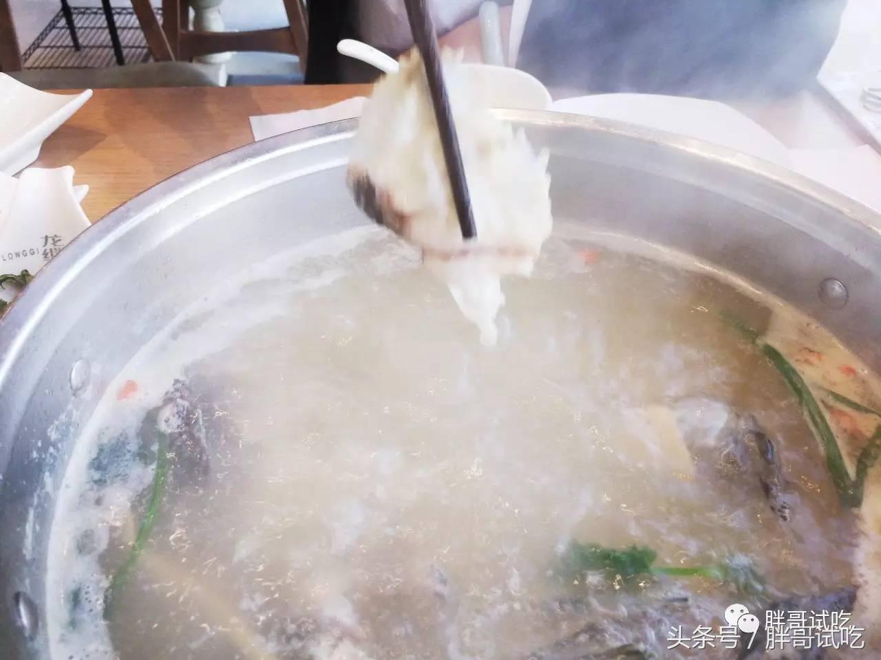 胖哥试吃的火锅底料,试吃云南牛肉火锅