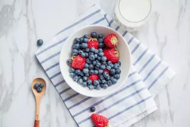 云南脆甜蓝莓,云南正宗新鲜蓝莓