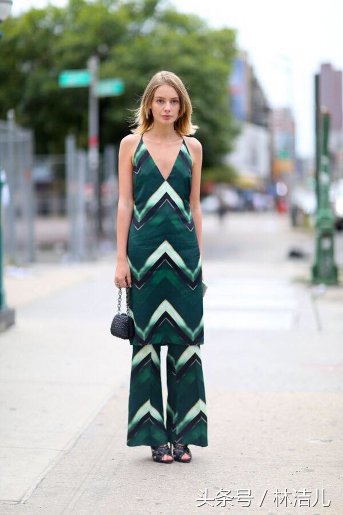 裙子和裤子哪个更时髦,今年流行穿裙子裤子超级时髦