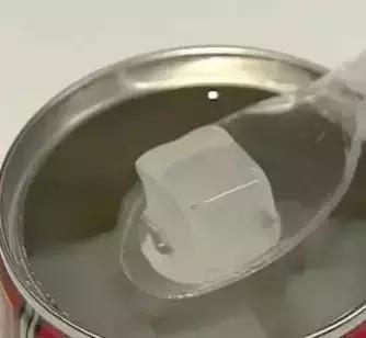 椰果饮料里面的椰果怎么来的,椰果嚼不烂是塑料吗