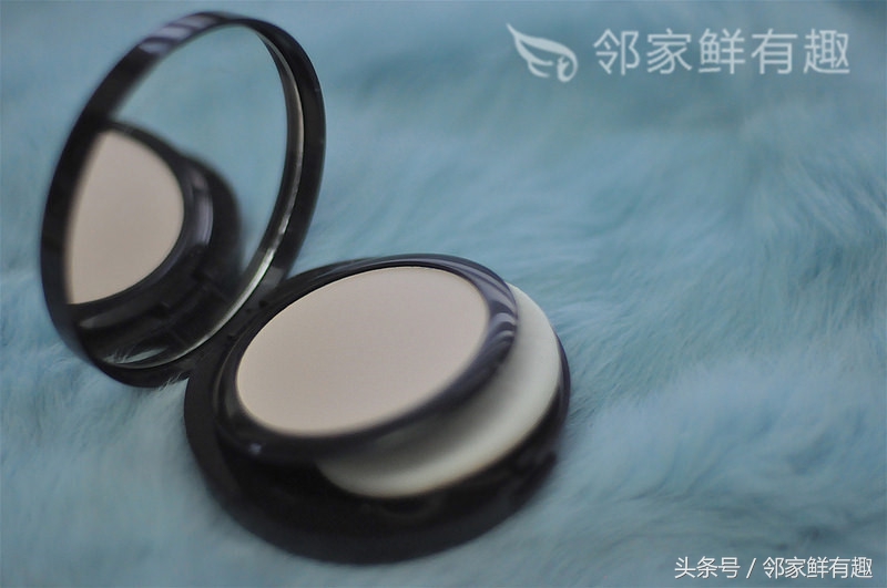 女神的秘密*器武**，神级粉饼Laura Mercier唤颜凝露