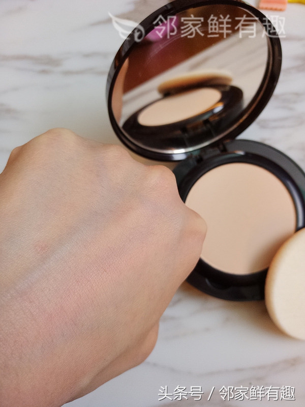 女神的秘密*器武**，神级粉饼Laura Mercier唤颜凝露