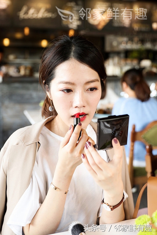 女神的秘密*器武**，神级粉饼Laura Mercier唤颜凝露