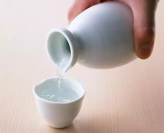 喝酒血糖5.9,喝酒伤肝会引起血压升高吗