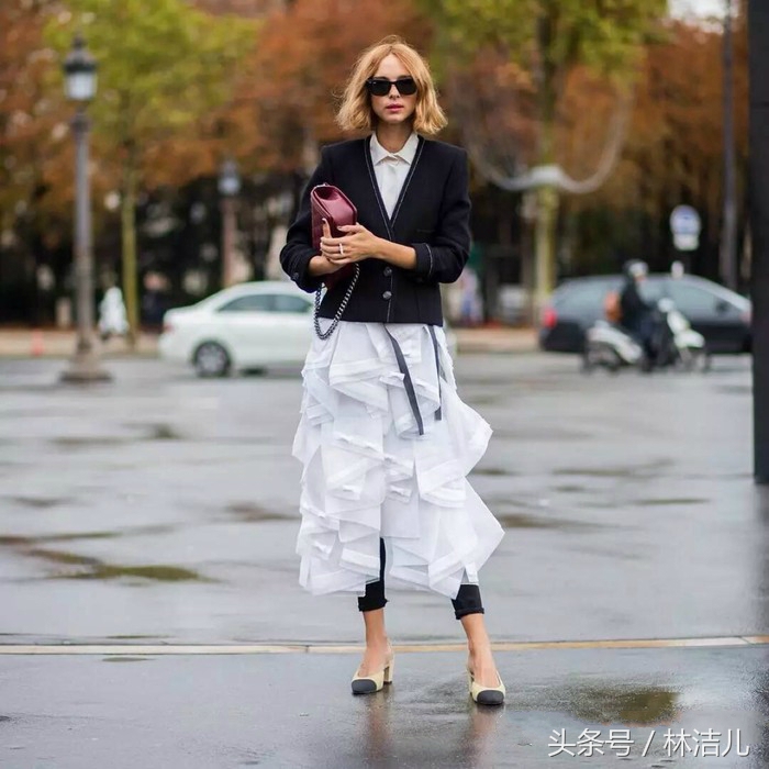 裙子和裤子哪个更时髦,今年流行穿裙子裤子超级时髦