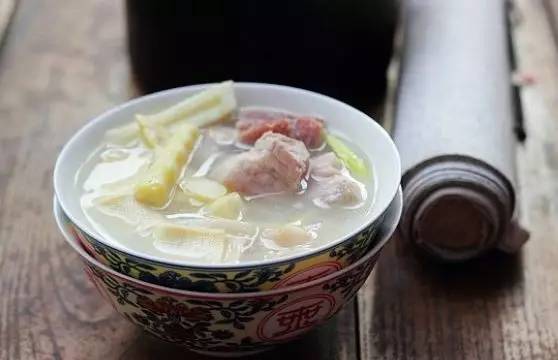 夜读｜谷雨：开到荼蘼花事了丝丝夭棘出莓墙