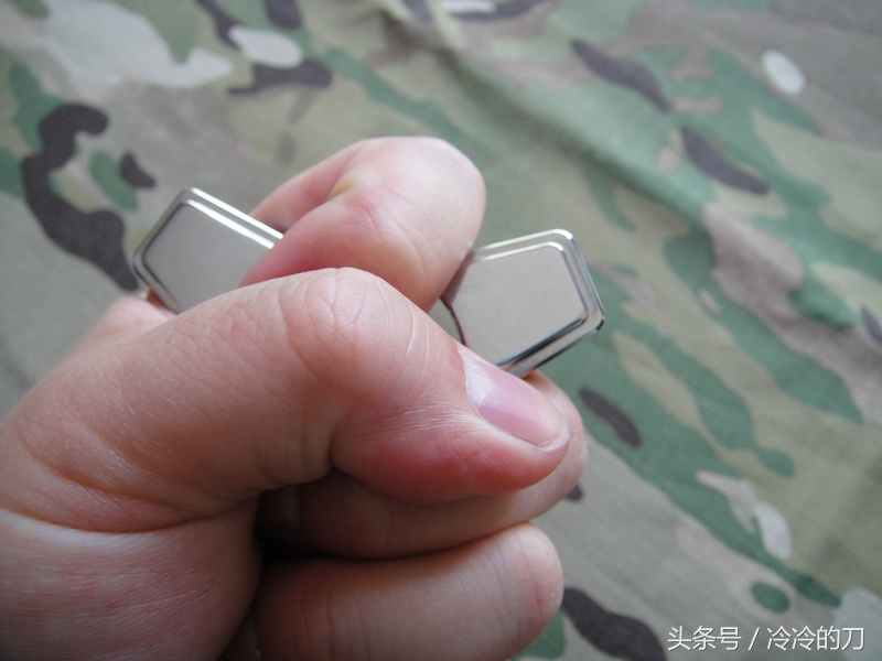 发光又持久的指尖陀螺,三角型的指尖陀螺