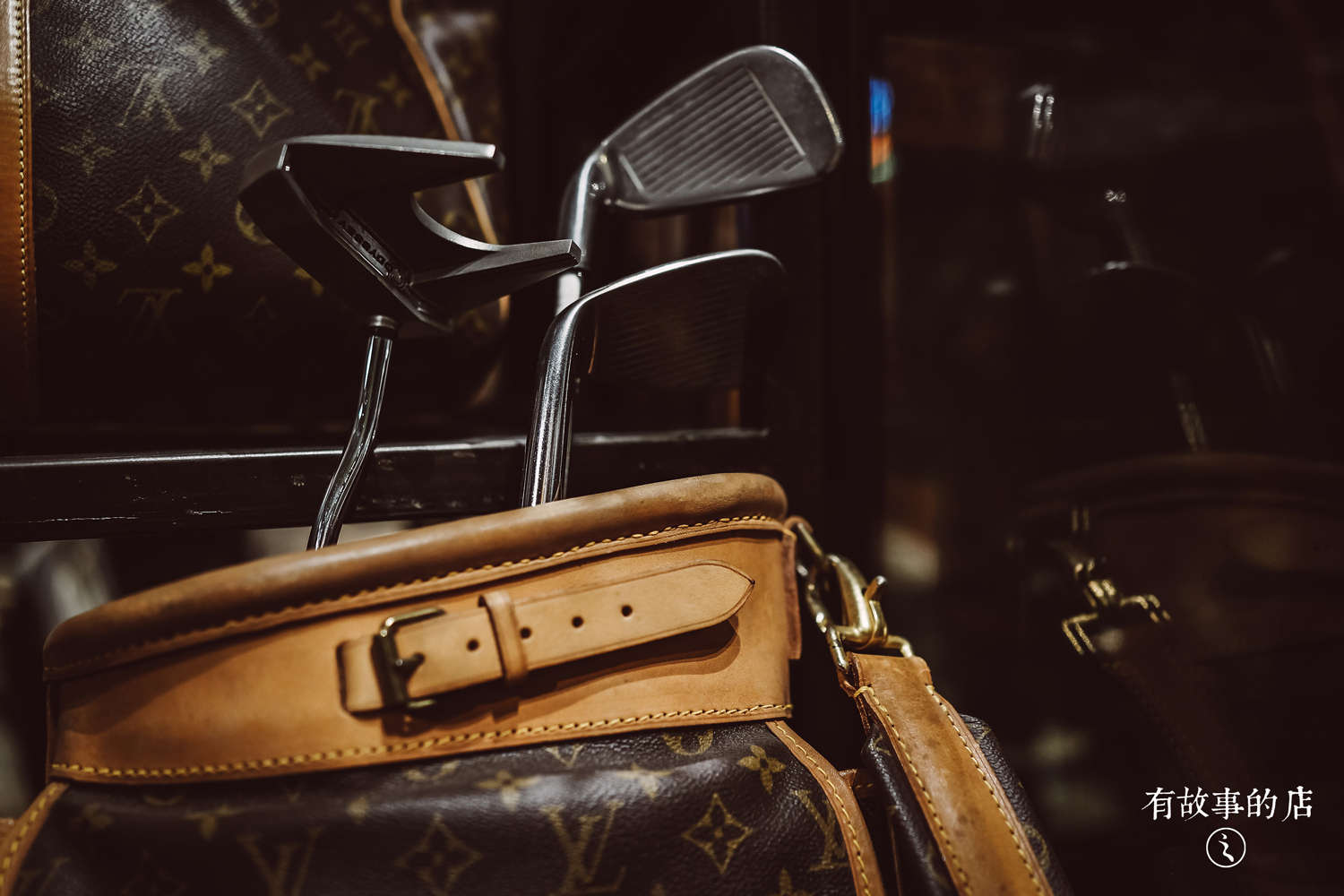 lv古董旅行箱,古董lv旅行箱