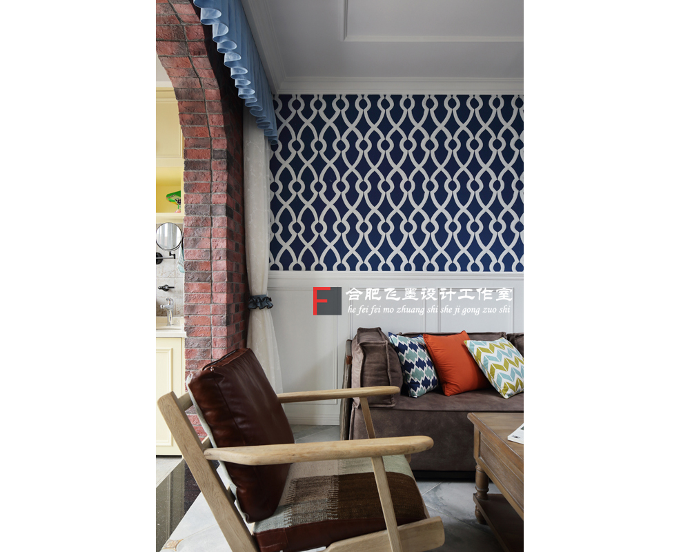 家里贴墙纸还是护墙板好,先贴护墙板还是壁纸