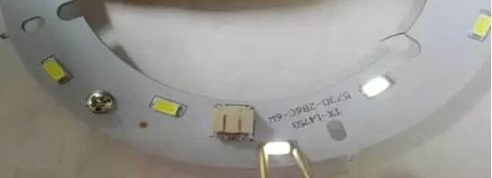 自己动手维修吸顶灯led灯条,厨房led吸顶灯坏了怎么维修