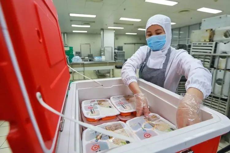 飞机餐为什么比高铁好吃,航空餐哪个最好吃