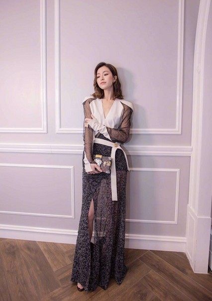 百花奖周冬雨章子怡,章子怡周冬雨金像奖视频