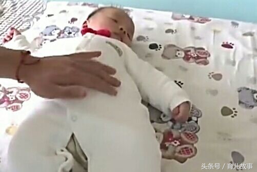 四个月大孩子吐奶,四个多月的小孩吐奶是什么原因