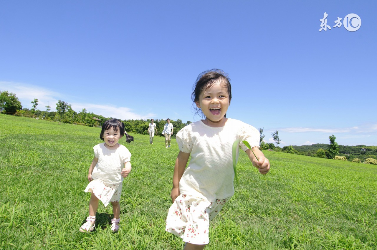 孩子在学校被同学咬了该怎么处理,女儿在幼儿园被同学咬了怎么处理