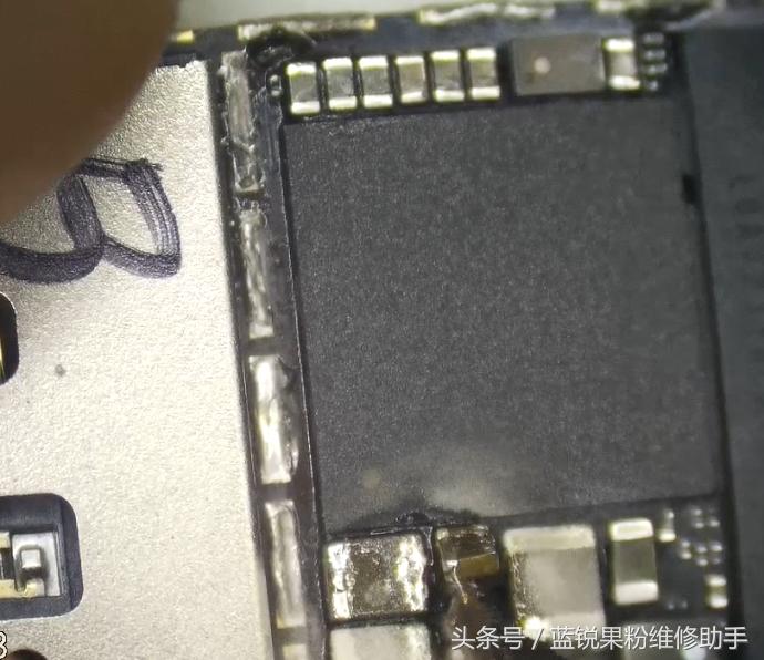 iphone7开机循环白苹果闪屏,iphone7开机一直显示黑苹果怎么办