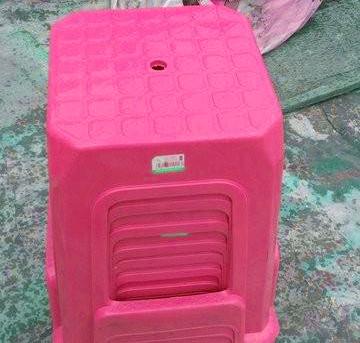 塑料凳子上的小洞缺点,塑料凳子上的洞作用