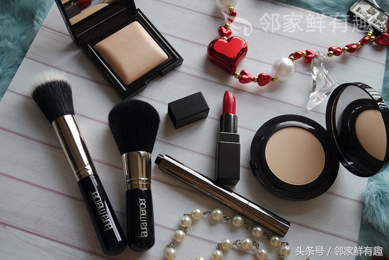 女神的秘密*器武**，神级粉饼Laura Mercier唤颜凝露
