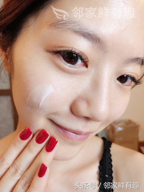 女神的秘密*器武**，神级粉饼Laura Mercier唤颜凝露