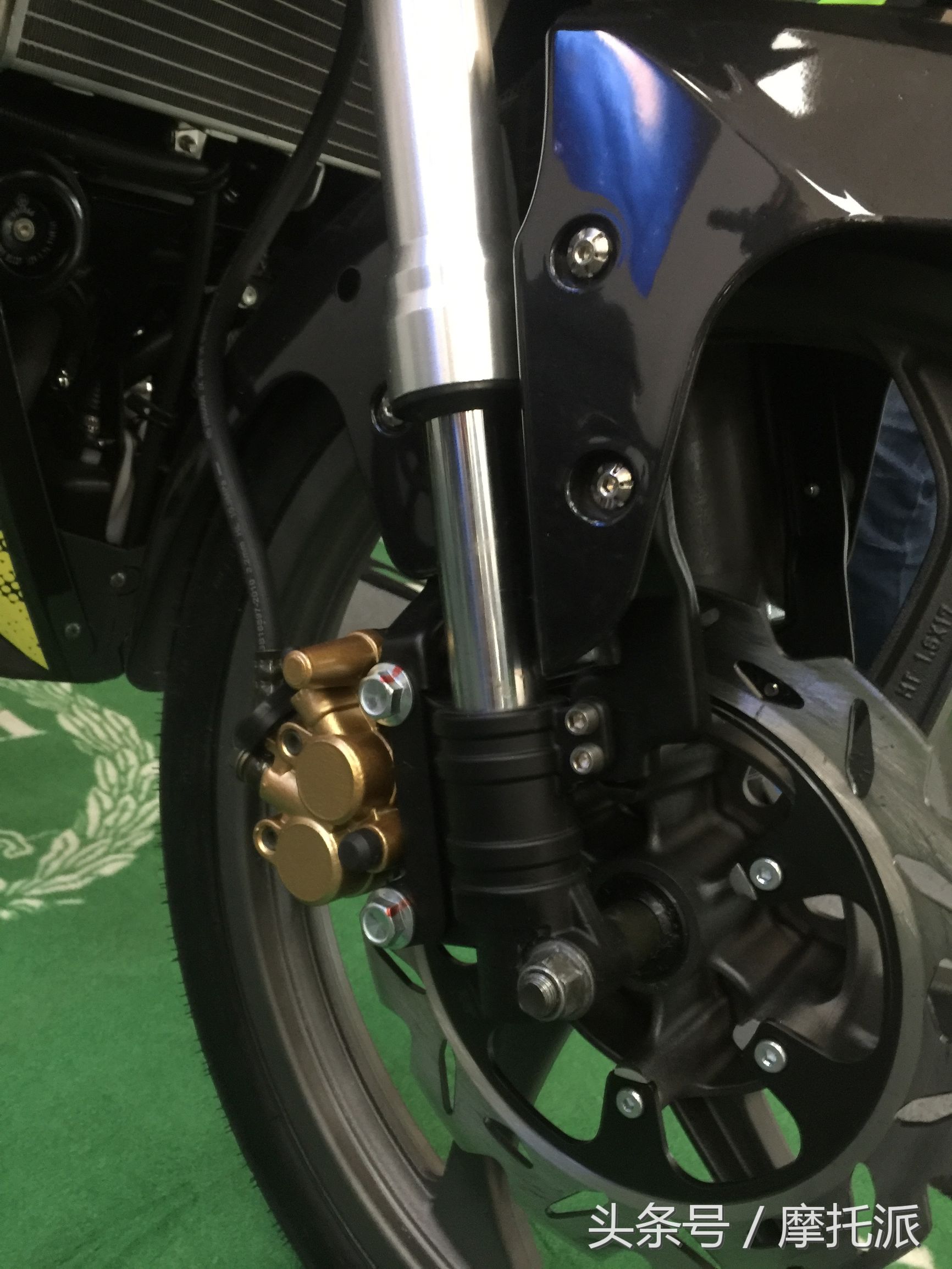 抢先曝光,首款国产万元级弯梁车面市,价格8980元