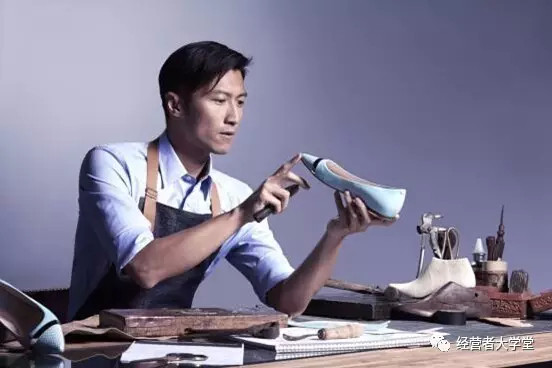 穿“达芙妮”的女神,你的鞋底掉了!║冷眼看市场