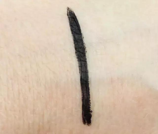 专治手残党眼线辅助器,真正好用不晕妆的眼线笔