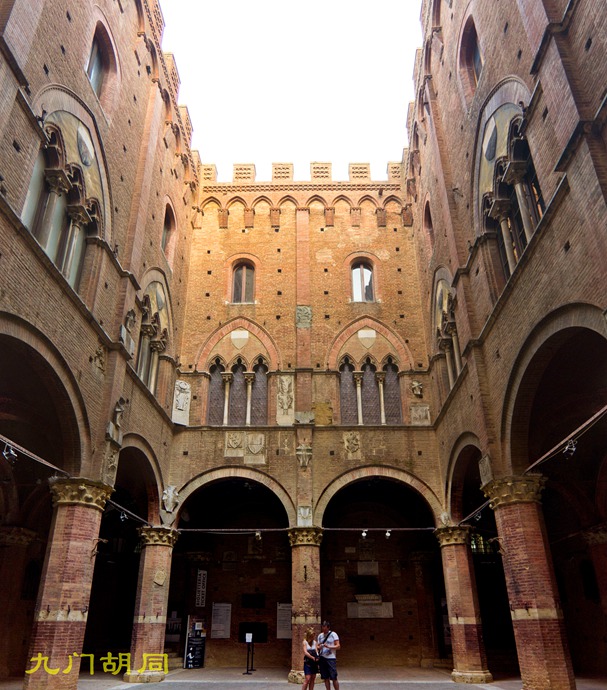 锡耶纳vs费尔玛纳,锡耶纳汽车