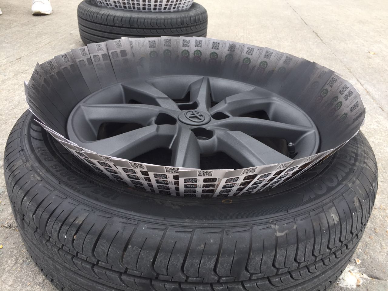 老雅力士改轮毂,丰田雅力士更换轮毂盖