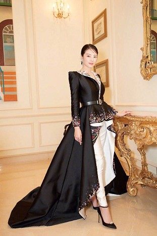 百花奖周冬雨章子怡,章子怡周冬雨金像奖视频