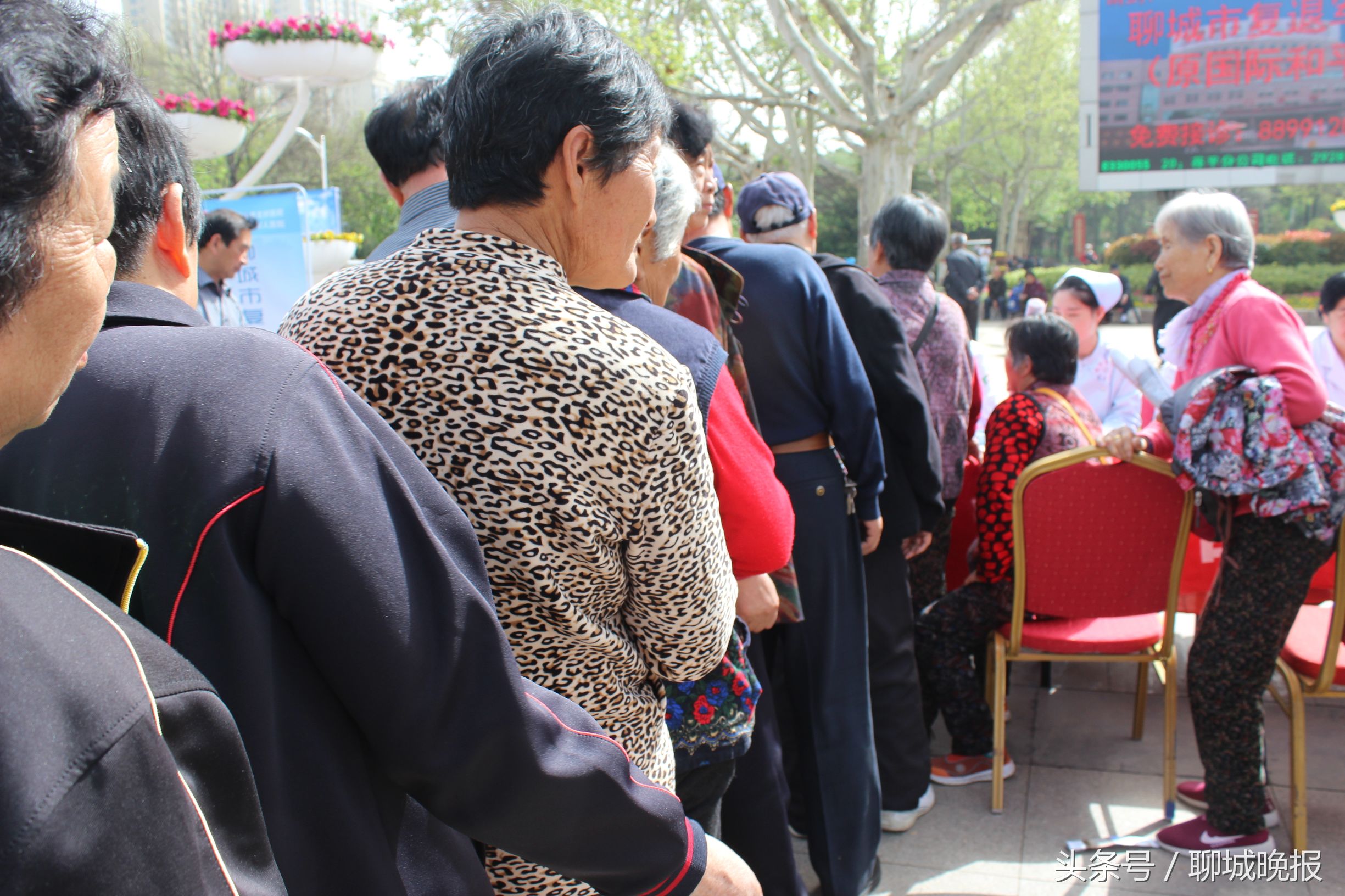 血糖直接飙到了100多,血糖高达19.7有多严重