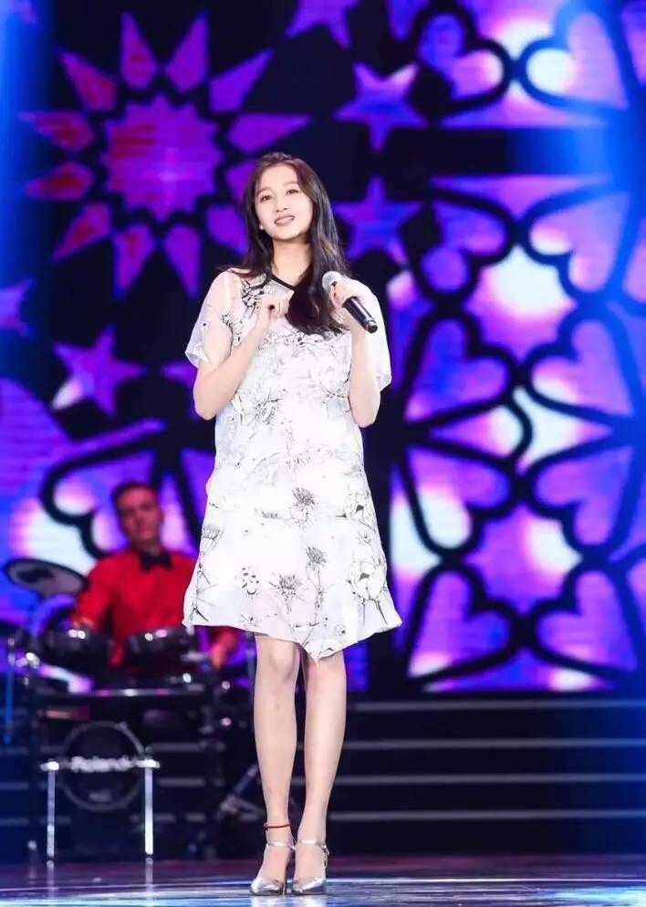 关晓彤周冬雨乔欣,关晓彤周冬雨鹿晗