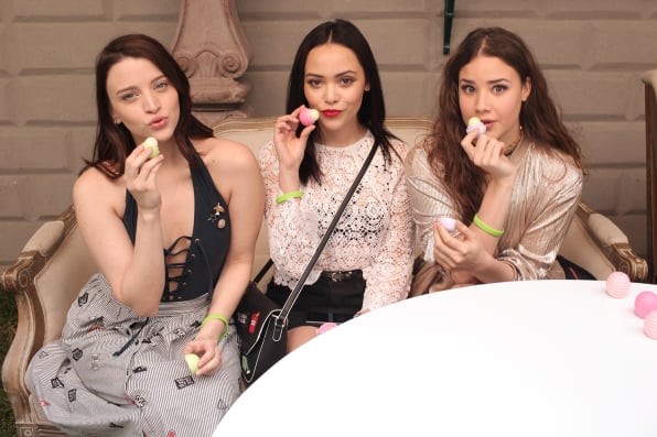 护唇「膏」过时了！小天后泰勒斯都用护唇「球」