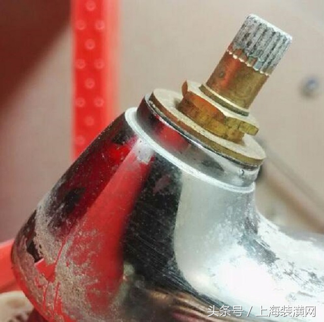 水龙头关着还是滴水该怎么修,水龙头关好了还滴水怎么回事