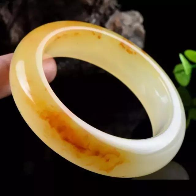 貔貅黄龙玉沙金佩戴有讲究,黄龙玉的貔貅戴着脖子上怎么戴