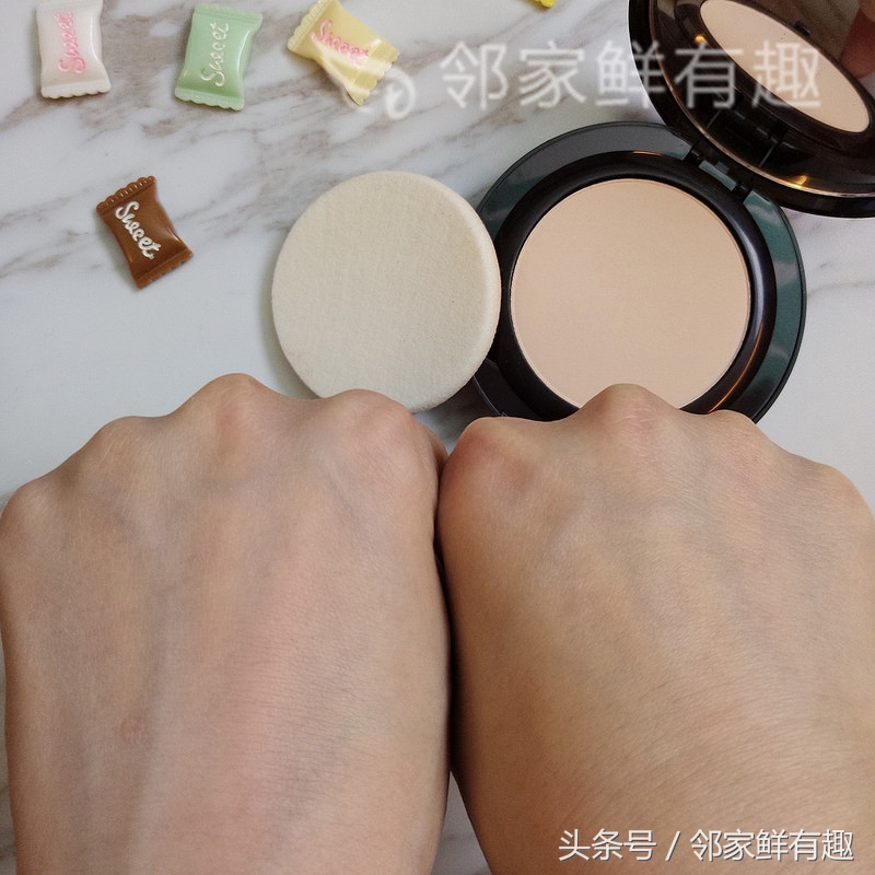 女神的秘密*器武**，神级粉饼Laura Mercier唤颜凝露