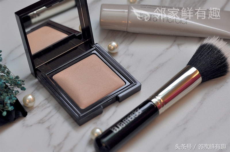 女神的秘密*器武**，神级粉饼Laura Mercier唤颜凝露