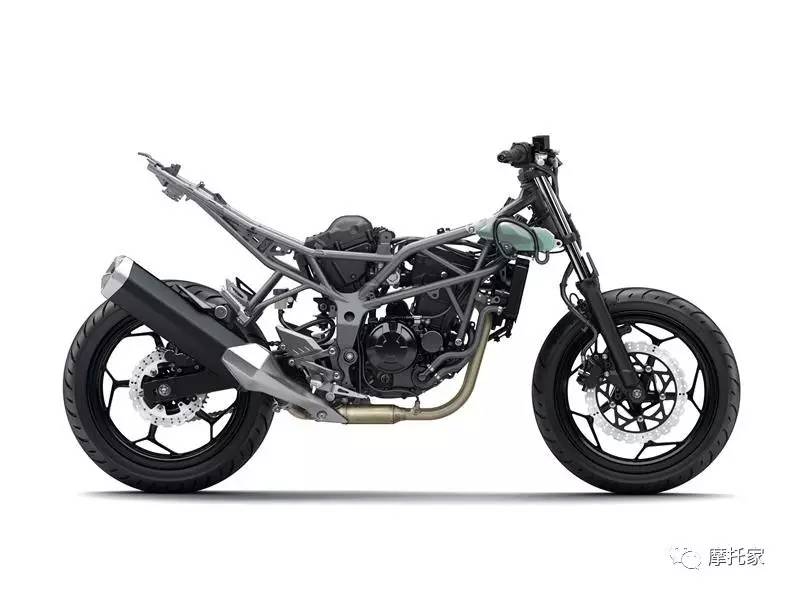 这个车的颜色跟造型有点浪!2017Z250SL新色发表