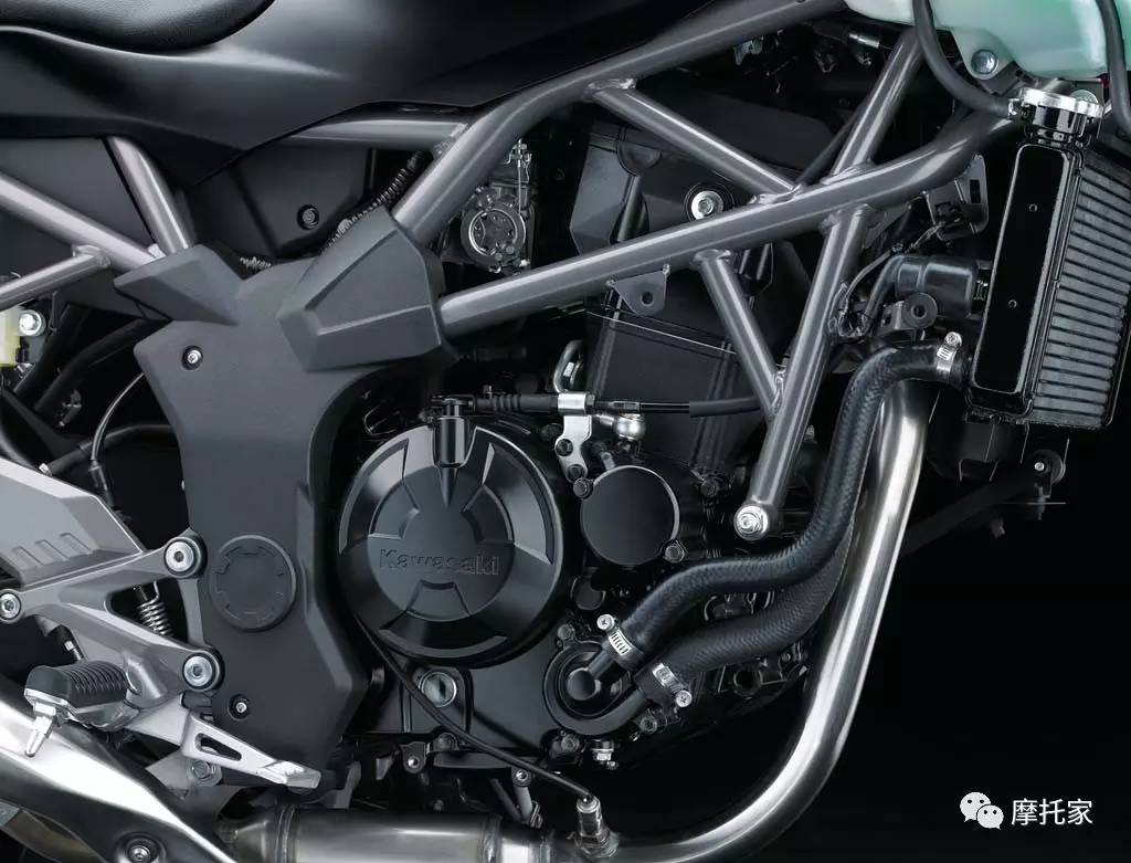 这个车的颜色跟造型有点浪!2017Z250SL新色发表