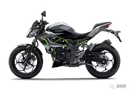 这个车的颜色跟造型有点浪!2017Z250SL新色发表
