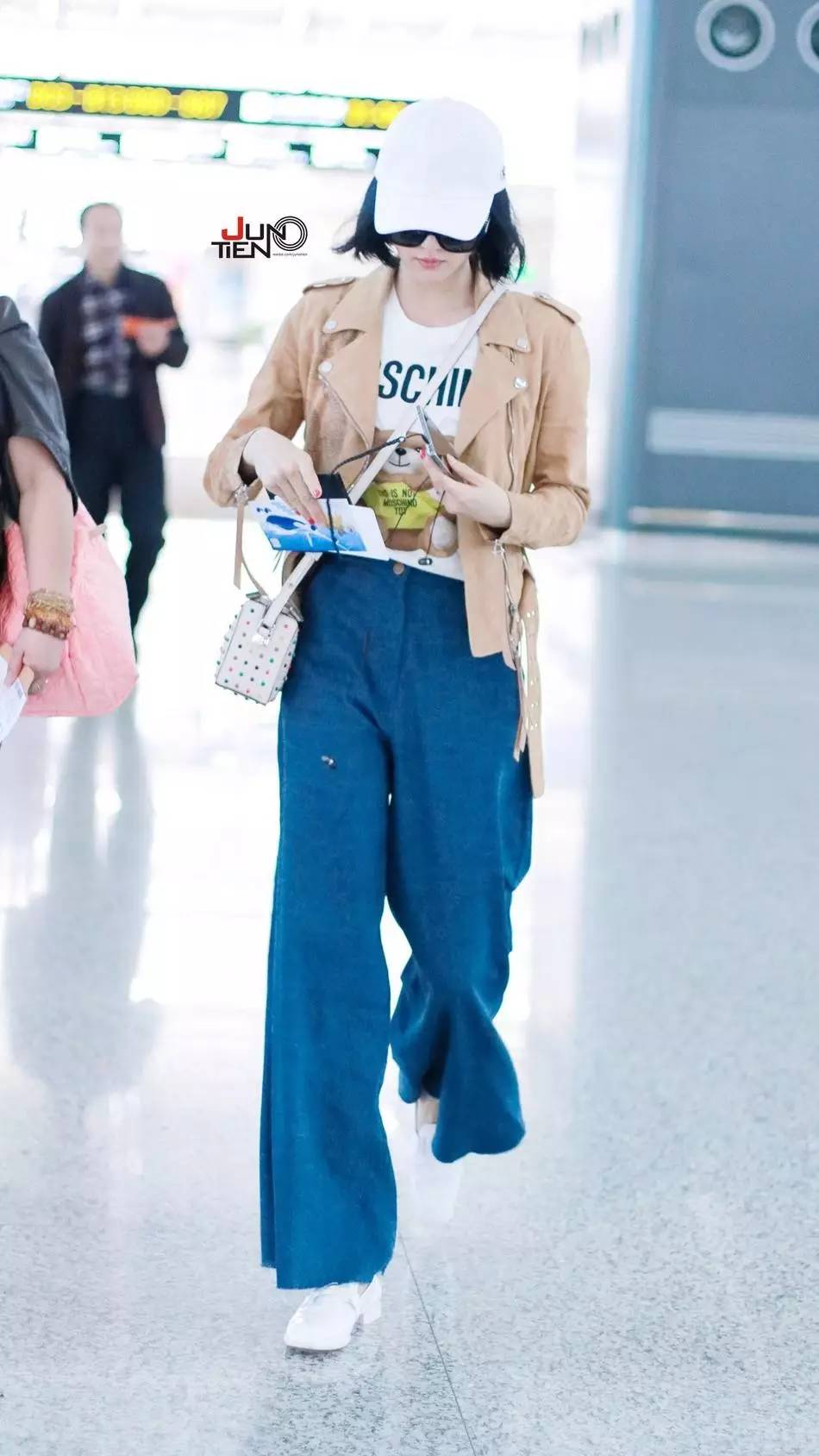 好看的卷裤脚裤子,别再穿阔腿裤了2019年流行这4条