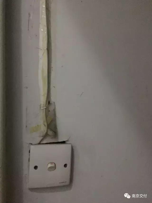 房龄差“三岁“，为了莫愁湖”新项目“却比老项目显老？