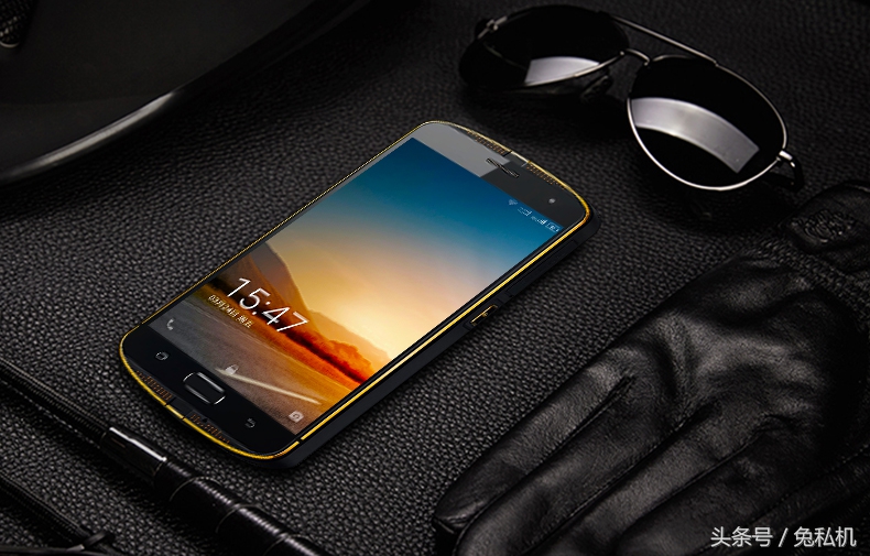 屏幕一摔就碎的手机,诺基亚手机屏幕坏