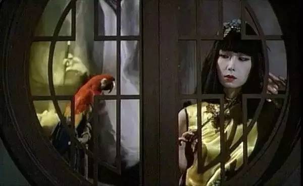 日本首席模特儿，霸占YSL走秀，是设计师眼中的“东洋美魔女”