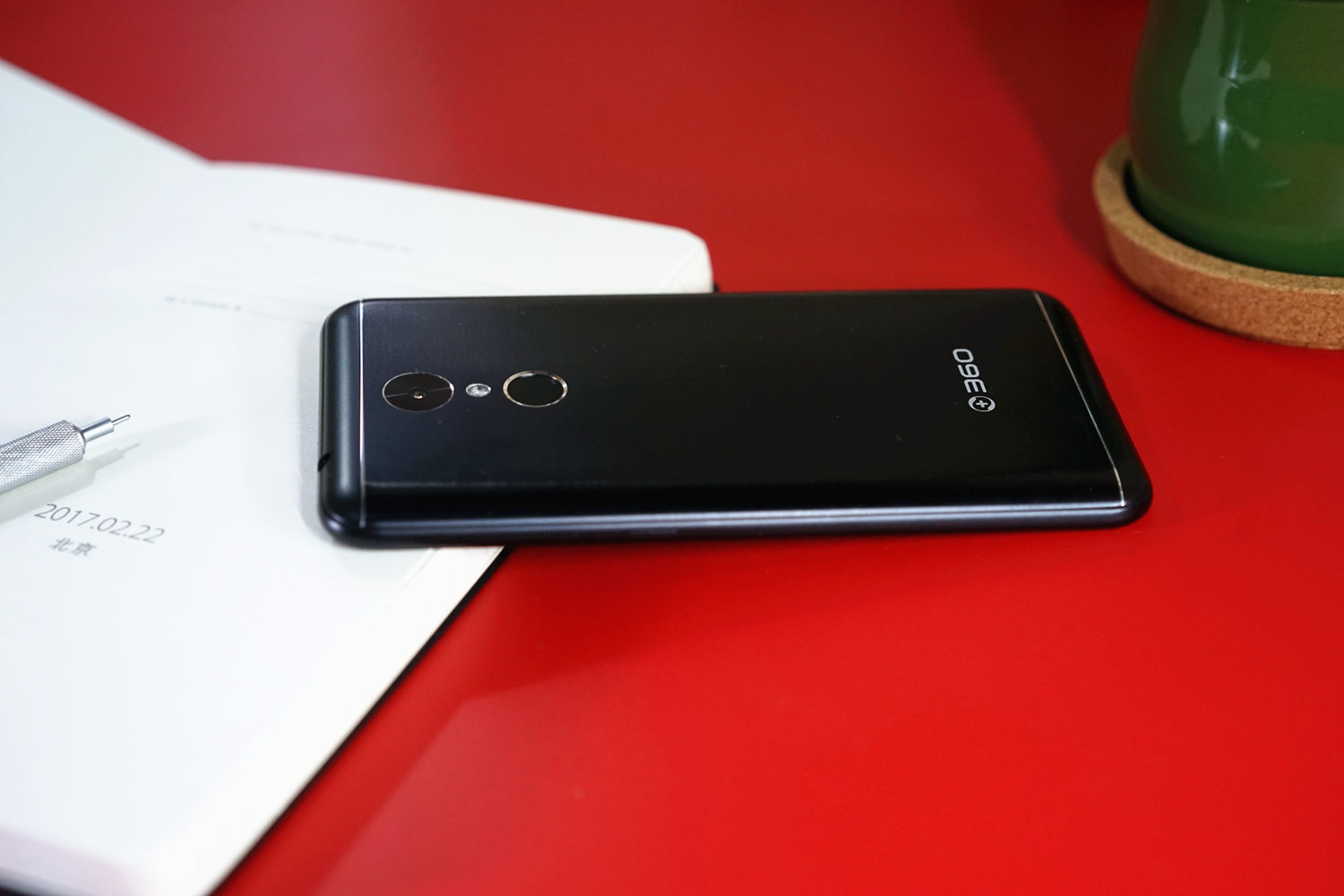 360手机n5慕斯黑高配版来袭,360新款手机n5深度评测